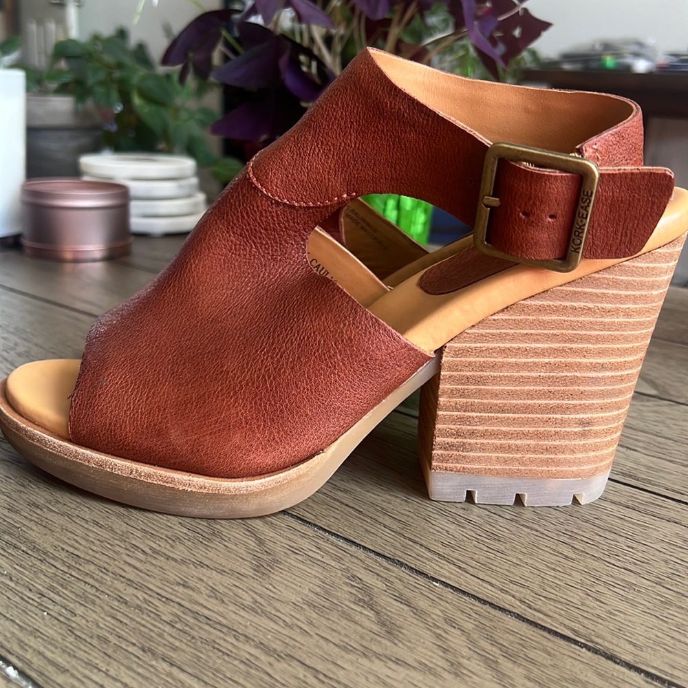 Kork Ease Linden - Brown  T-Strap Slingback leather sandal heels Size 9